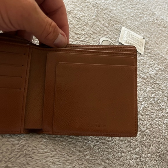 Louis Vutton Bifold Mens Wallet - Picture 3 of 6